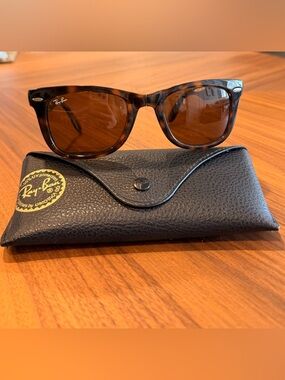 Ray-Ban Foldable WayfarerTortoiseshell Frame Sunglasses with Brown Lenses